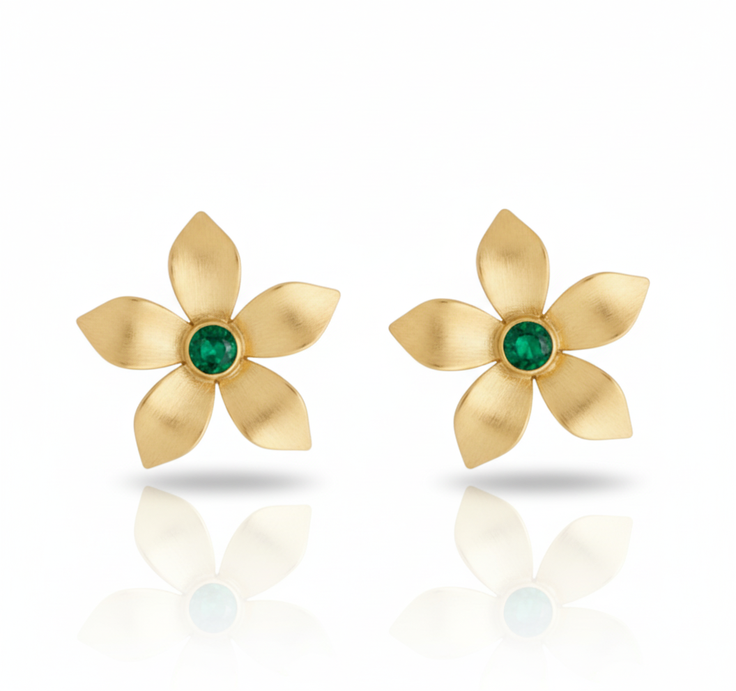 14ct yellow gold flower-shaped stud earrings, Colombian emeralds, cruelty free