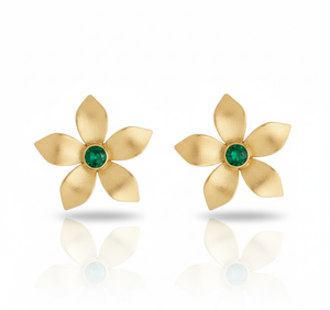 14ct yellow gold flower-shaped stud earrings, Colombian emeralds, cruelty free
