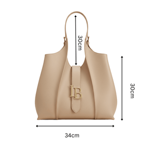 Vegan leather nude shoulder bag with measurements in cm